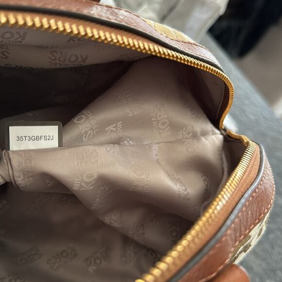 MICHAEL MICHAEL KORS BEDFORD BELTED MD SATCHEL BAG - Picture 9 of 14